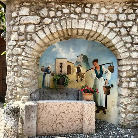 Arco Holiday Arco